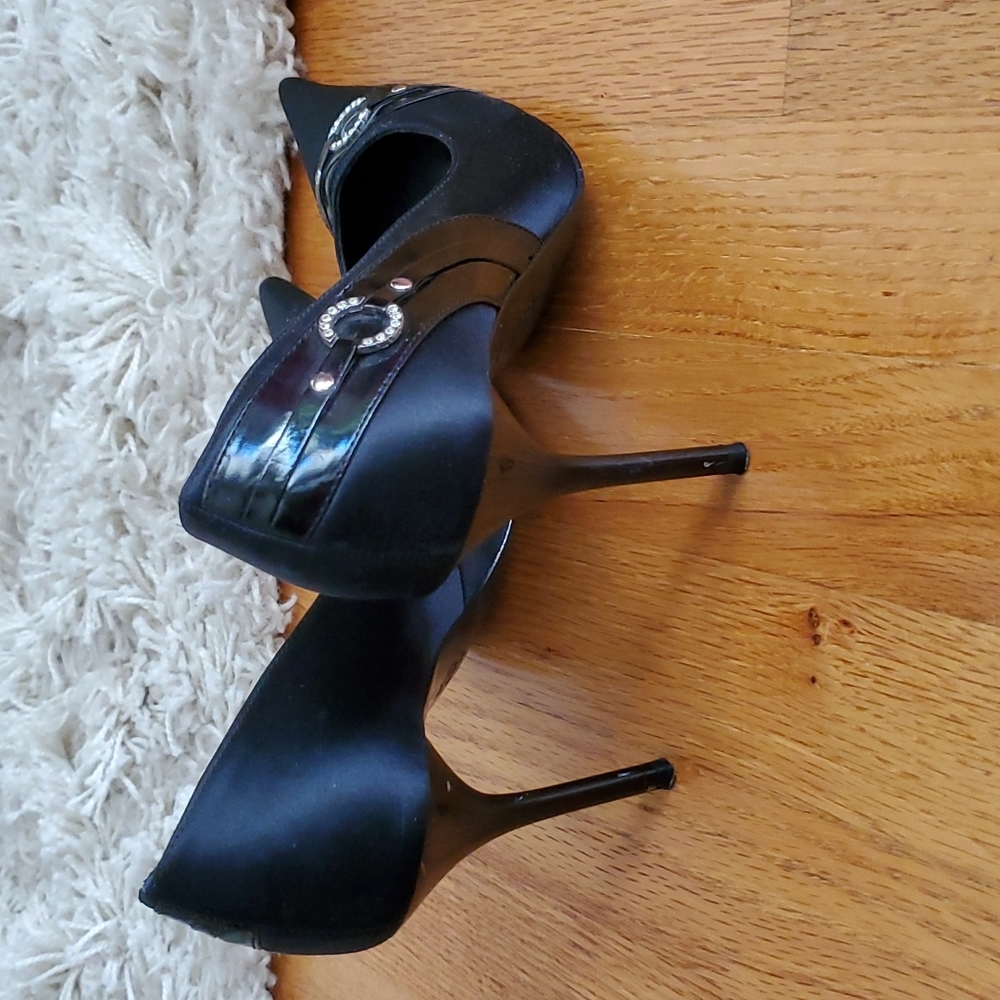 Heels - Picture 2 of 2